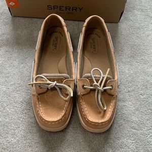 SPERRYS 7W ANGELFISH BOAT SHOES - BEAND NEW NEVER BEEN WORN